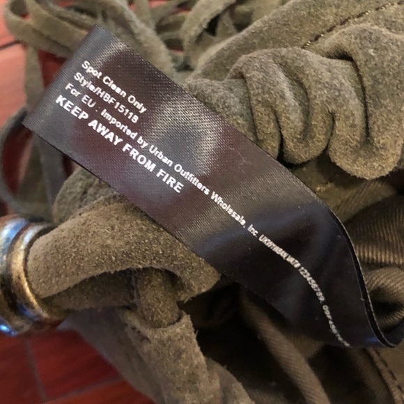 Urban Outfitters 100% suede fringe purse - Picture 6 of 8